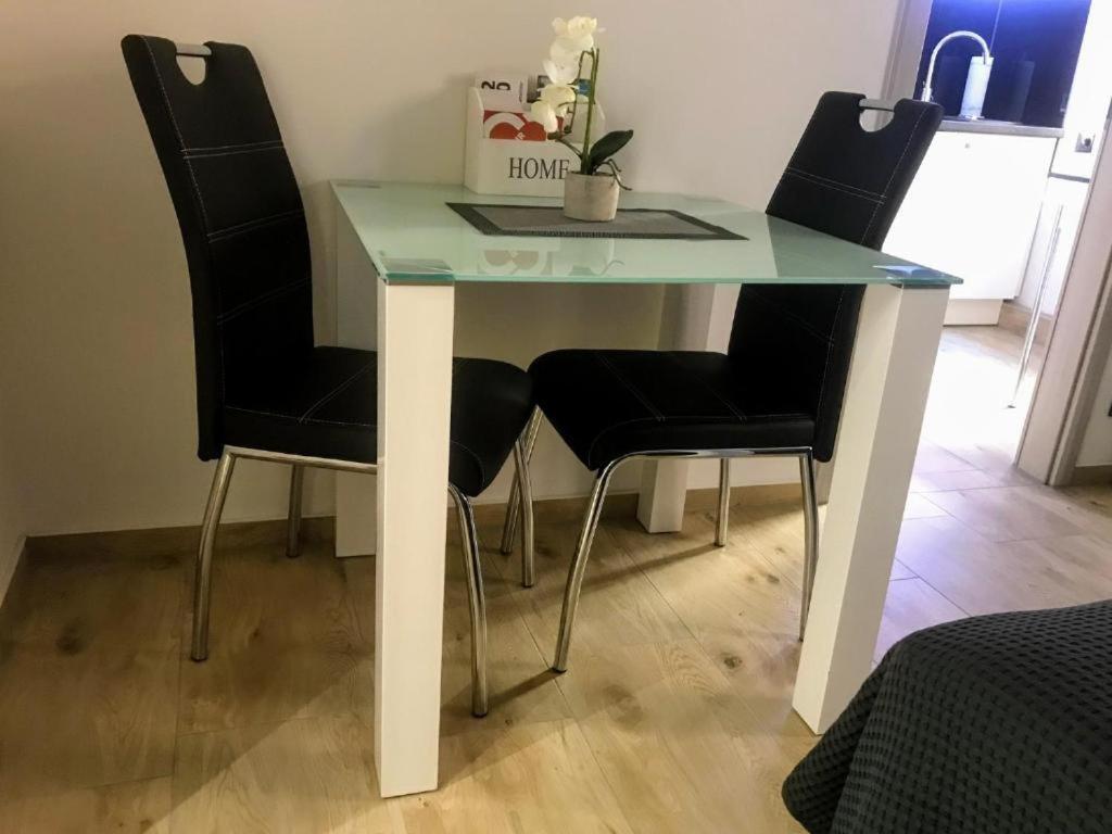 Salzhausblick Business Apartments - Zentrale Lage Am Salzhaus - Mwst-Rechnung Verfuegbar Zittau Esterno foto